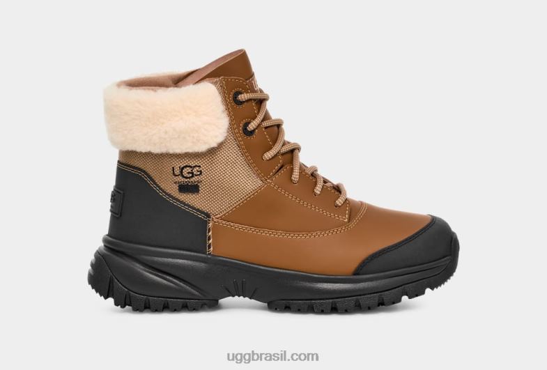 castanha 4VTTD562 UGG mulheres Yose fluff v2