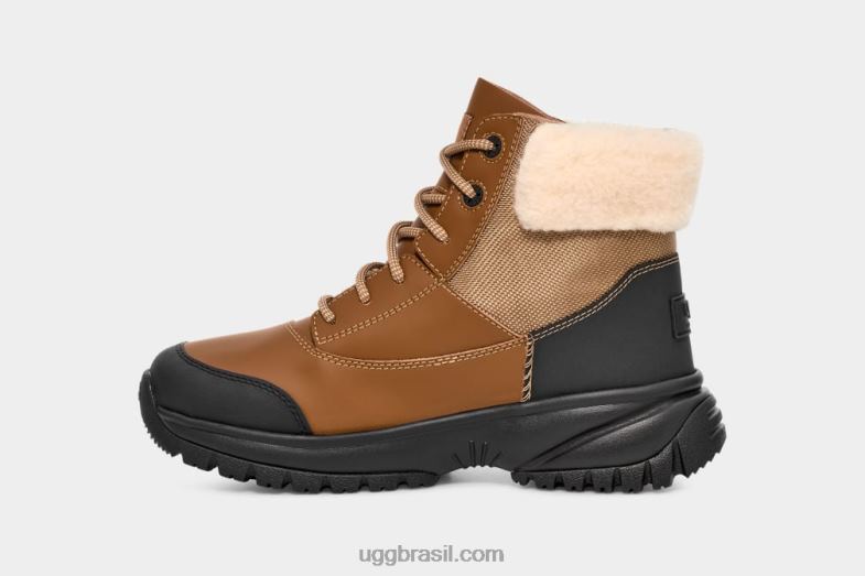 castanha 4VTTD562 UGG mulheres Yose fluff v2