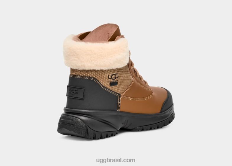 castanha 4VTTD562 UGG mulheres Yose fluff v2