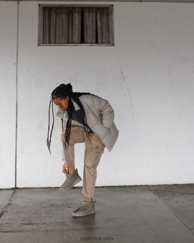 azeitona queimada 4VTTD2137 UGG mulheres clássico ultra mini monograma